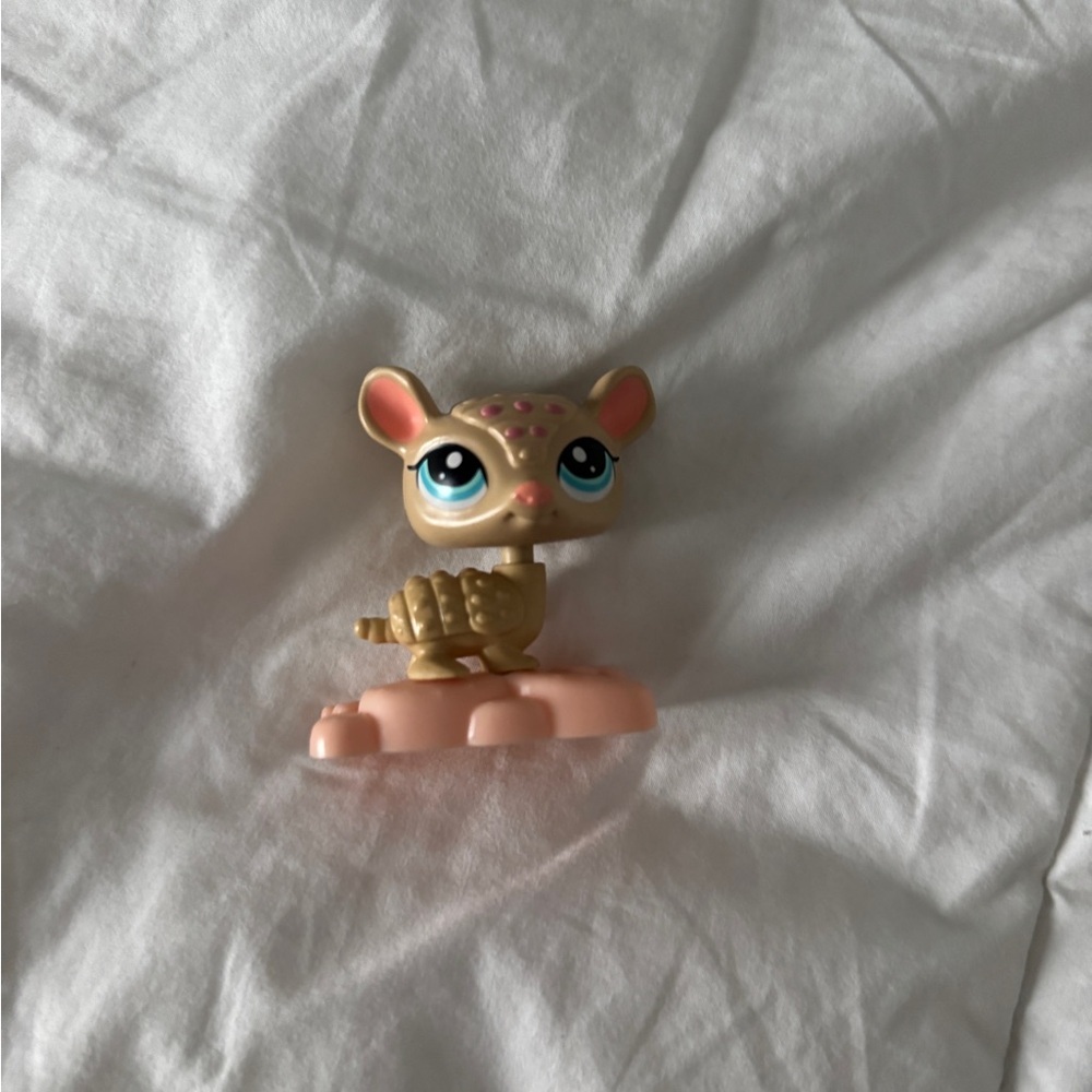 Littlest Pet Shop Armadillo Figure LPS Tan Pink Base Blue Eyes Mini Collectible